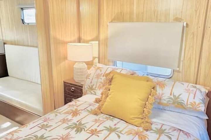 Room 4 of 135