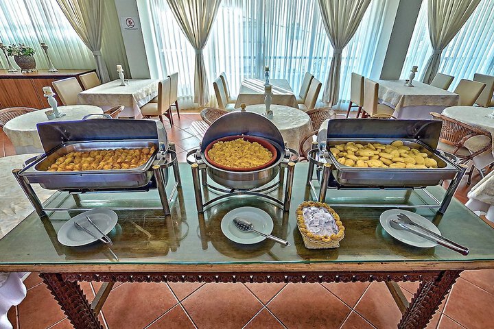 Breakfast/Coffee Service 64 of 85