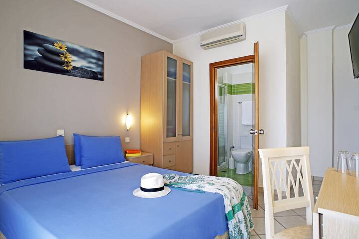 Room 8 of 61