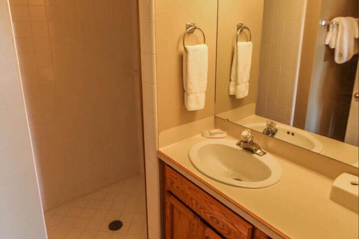 Room 2 of 20