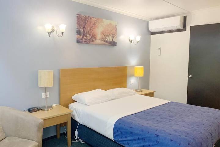 Room 3 of 79