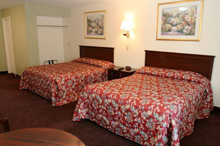 Room 4 of 106
