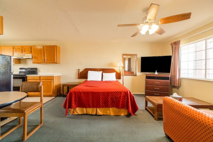 Room 12 of 76