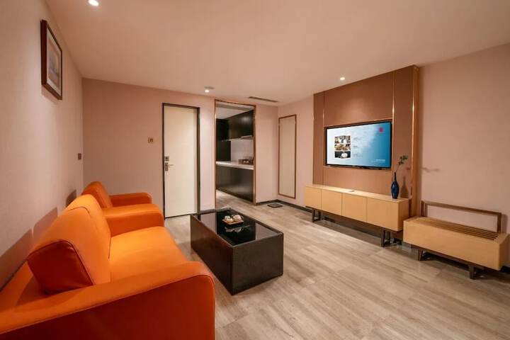 Room 35 of 52