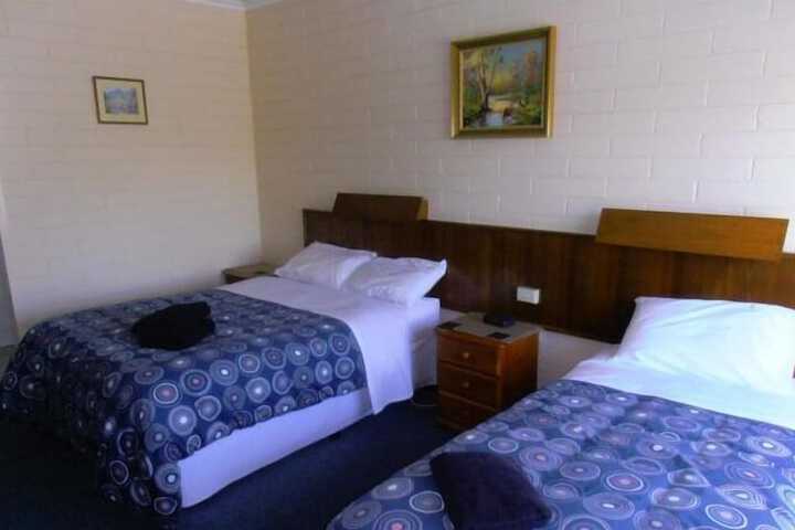 Room 17 of 50