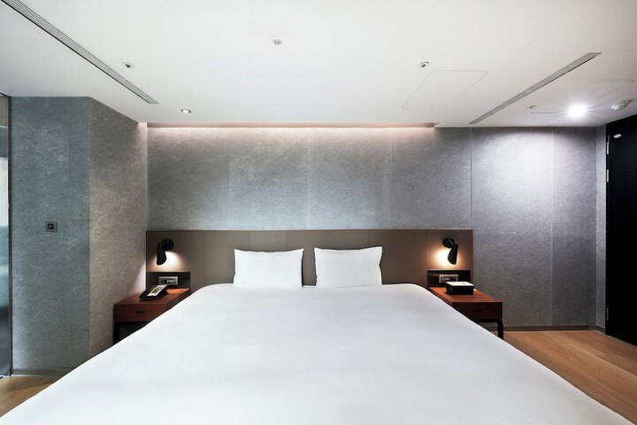 Room 13 of 72