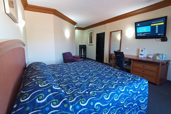 Room 10 of 77