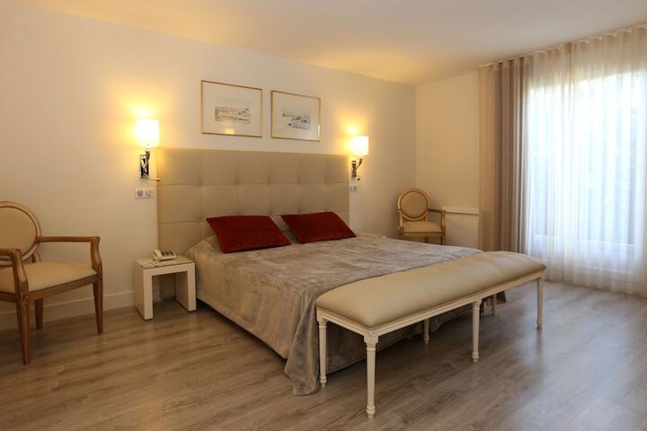 Room 3 of 78