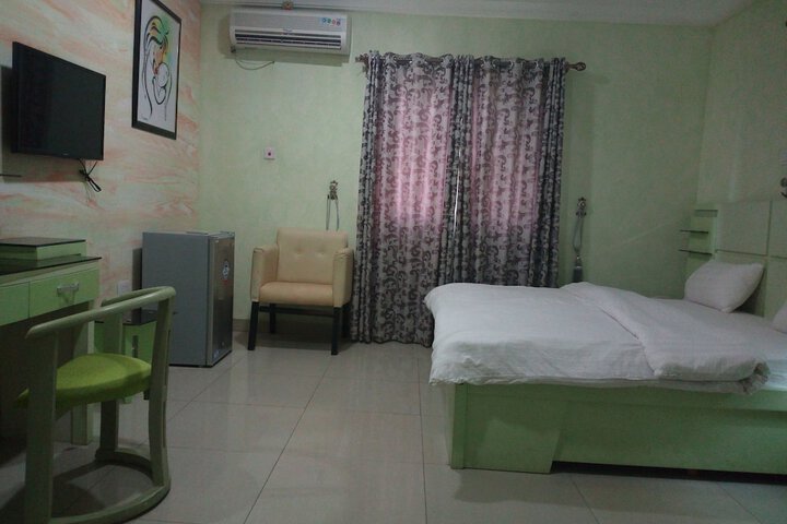 Room 15 of 44