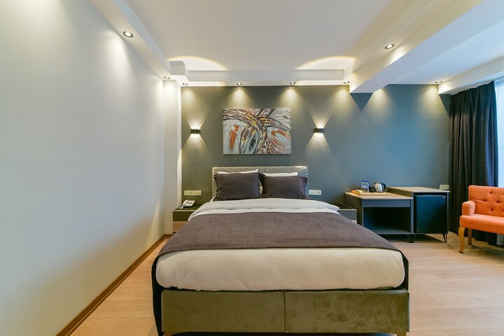 Room 12 of 34