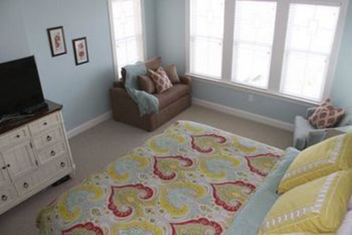 Room 9 of 18