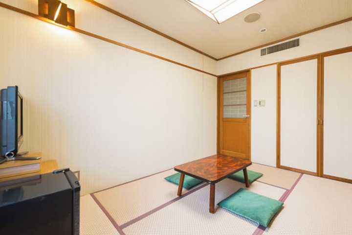 Room 16 of 29