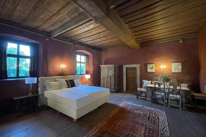 Room 3 of 24