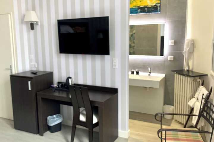 Room 28 of 118