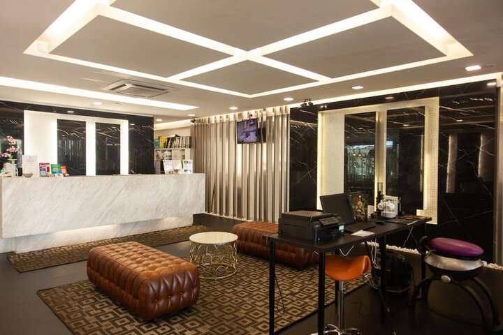 Entrance & Lobby