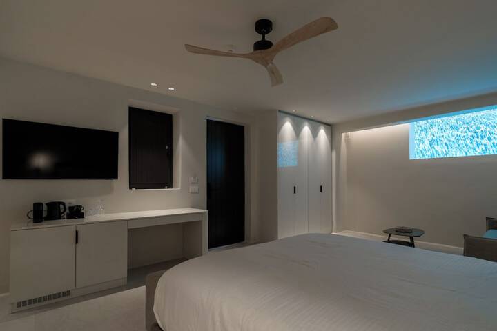 Room 10 of 44