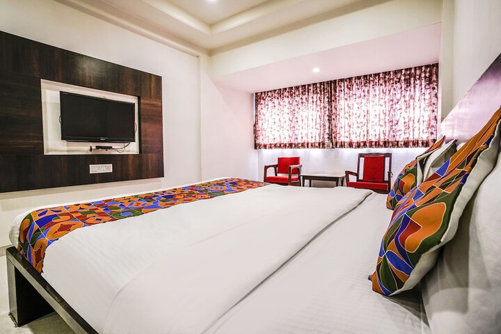 Room 5 of 15