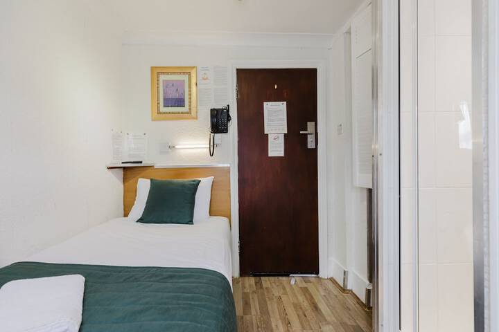Room 47 of 107
