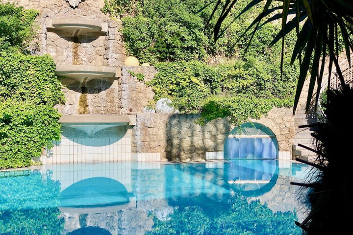 Pool 40 of 80