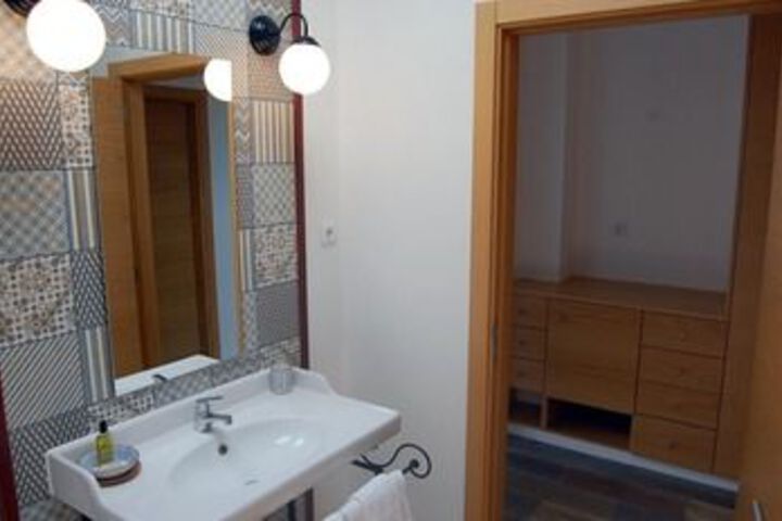 Room 5 of 31