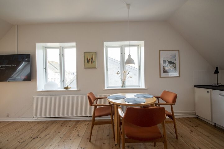 Room 7 of 11