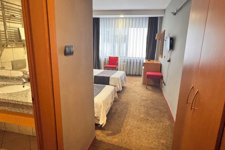 Room 38 of 96