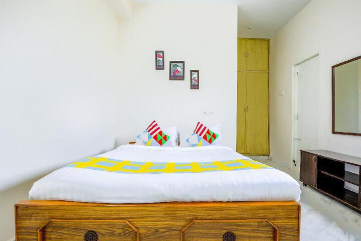 Oyo 80606 Elegant Stay