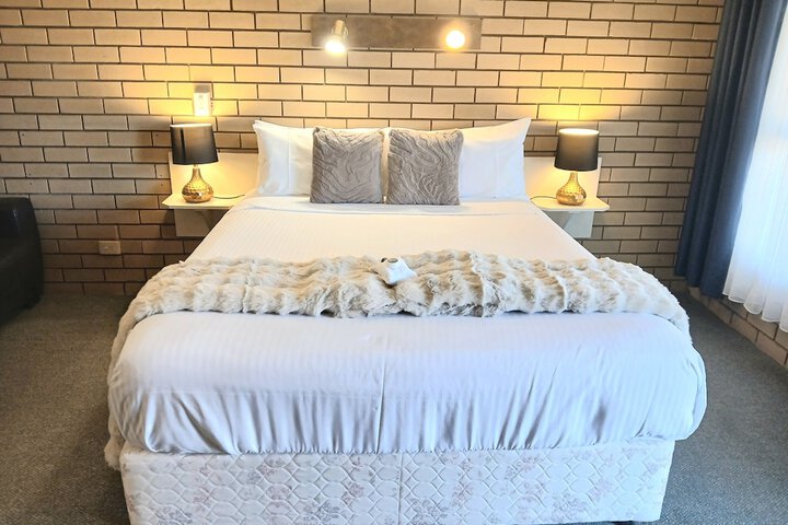 Room 12 of 28