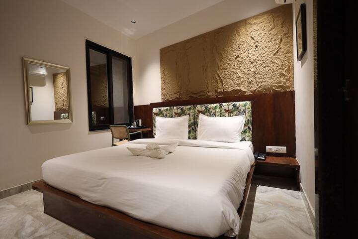 Room 12 of 43