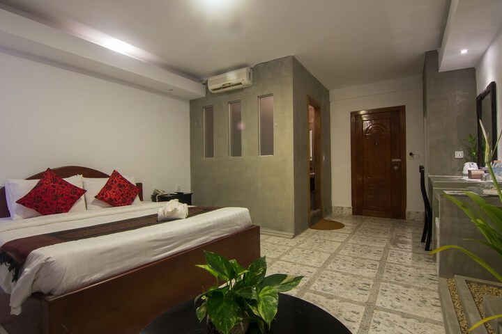 Room 9 of 41