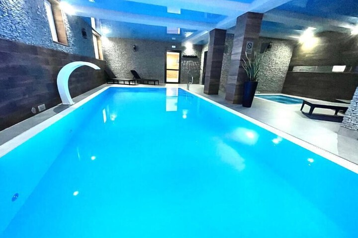 Pool 80 of 110