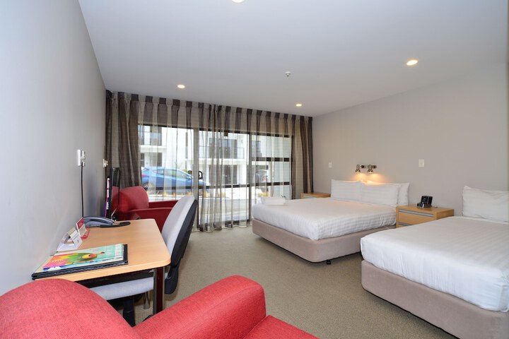 Room 10 of 82