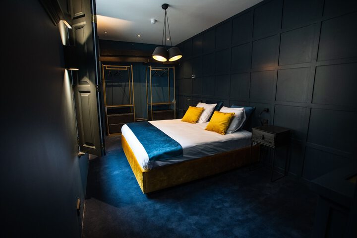 Room 17 of 47
