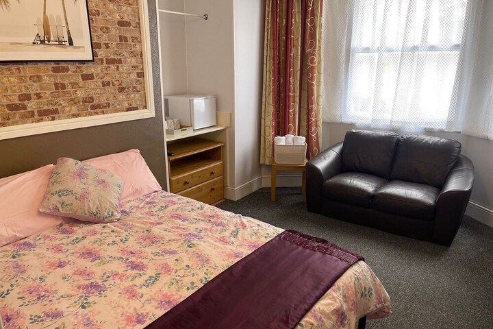 Room 10 of 26