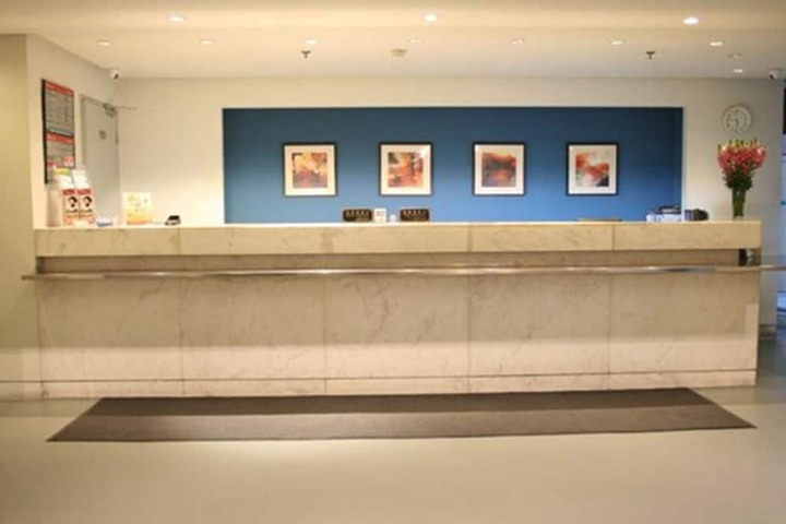 Concierge desk
