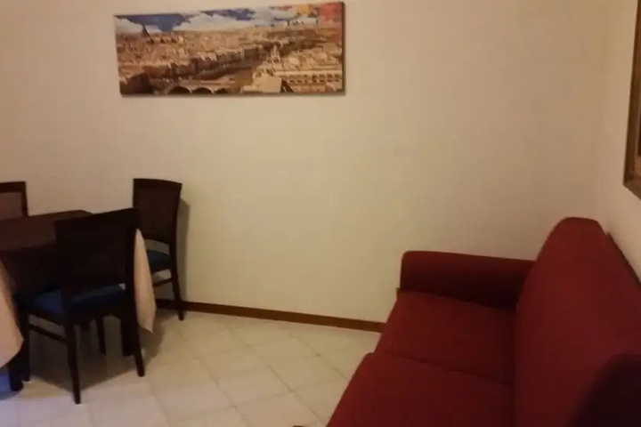 Room 10 of 20