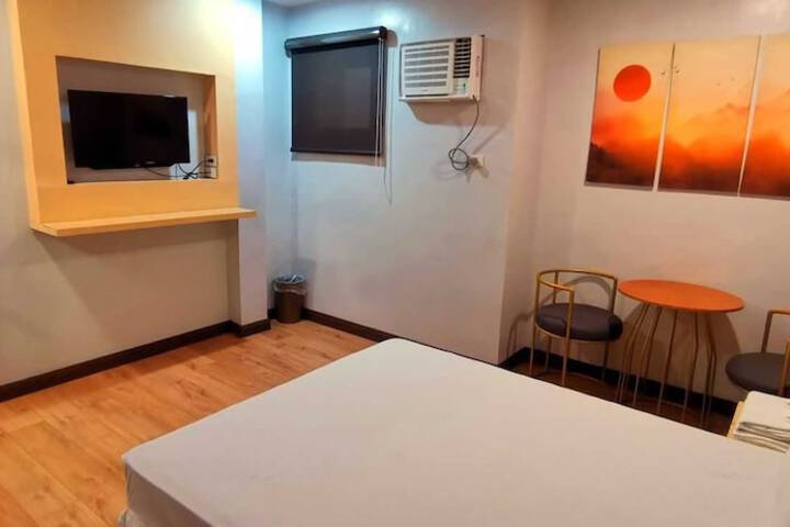 Room 4 of 12
