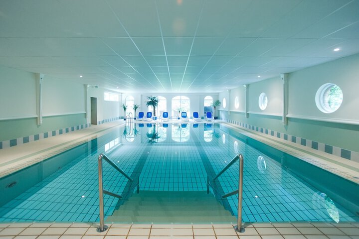 Pool Hotel