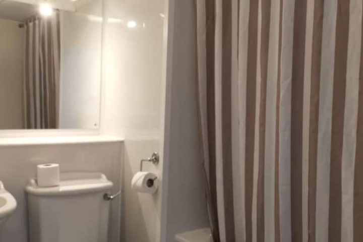 Room 15 of 34