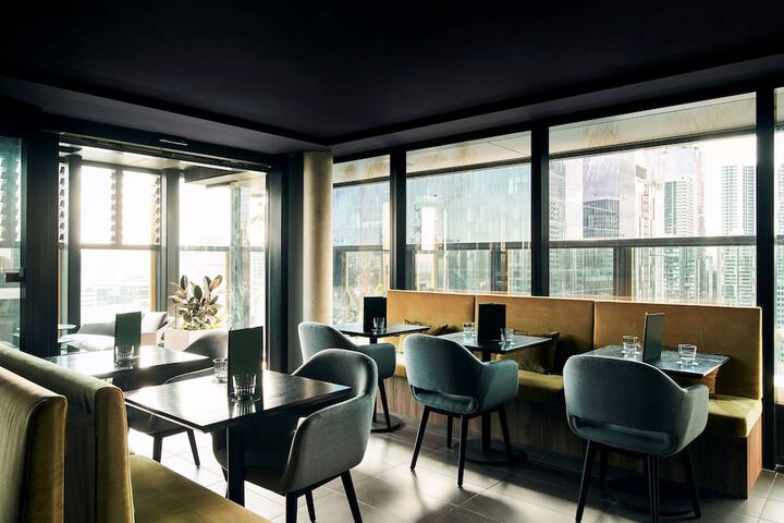 Lounge 80 of 95