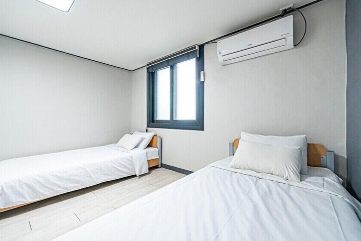 Room 47 of 65
