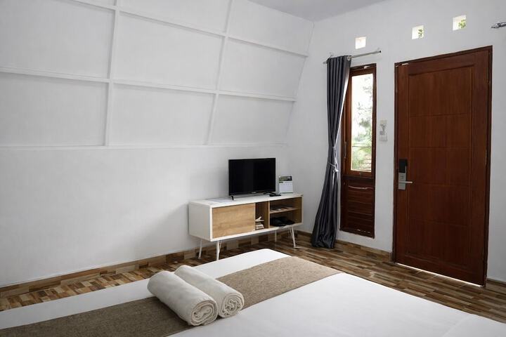 Room 4 of 41