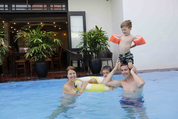 Hotel Pool