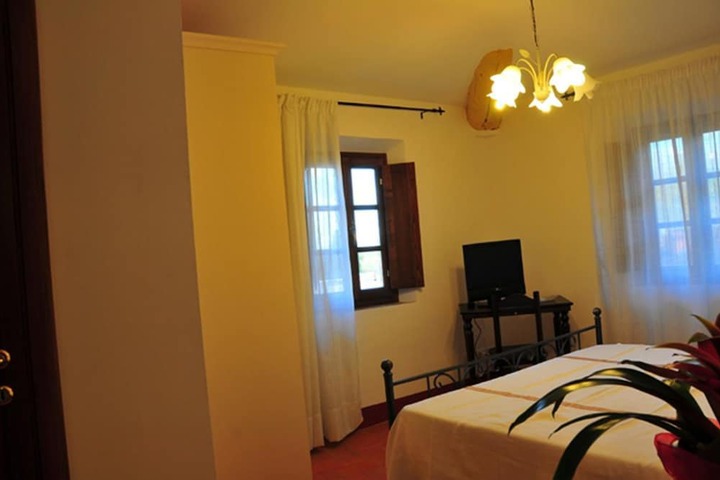 Room 11 of 31