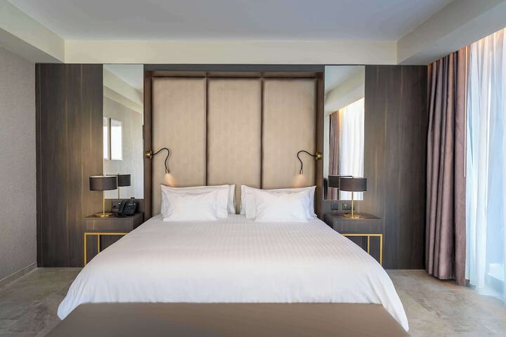 Room 22 of 115