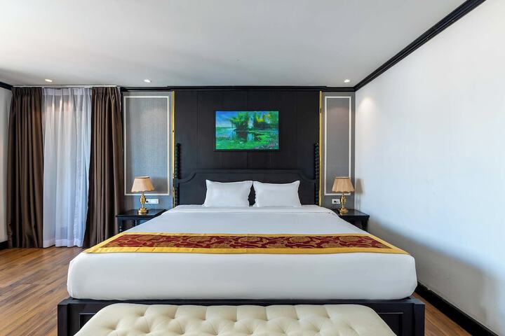Room 25 of 65