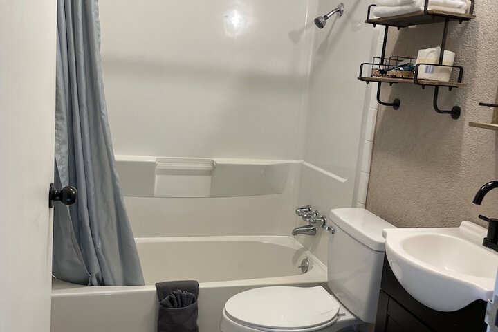 Room 8 of 13