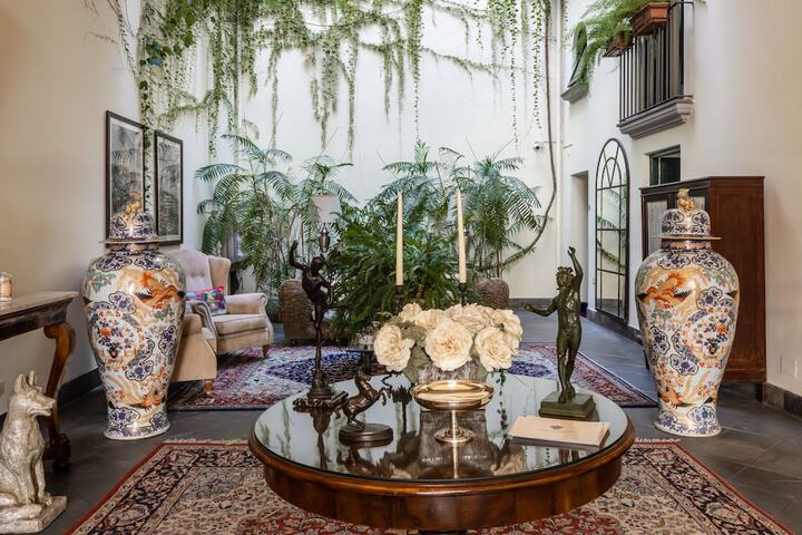 Guest Lobby