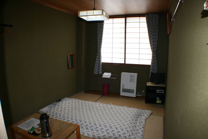 Room 5 of 19