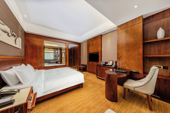 Room 26 of 93